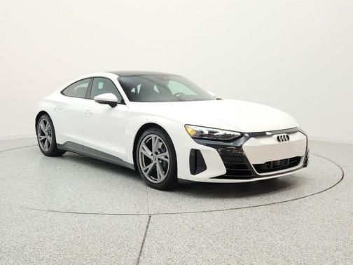 Ibis White 2023 Audi e-tron GT Premium Plus quattro