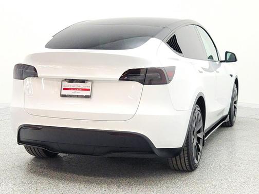 Pearl White Multi-Coat 2023 Tesla Model Y Long Range Dual Motor All-Wheel Drive