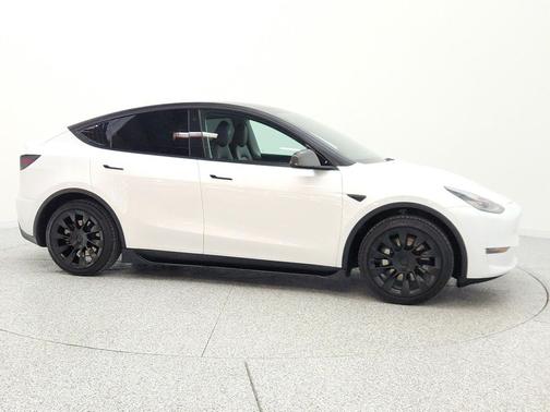 Pearl White Multi-Coat 2023 Tesla Model Y Long Range Dual Motor All-Wheel Drive