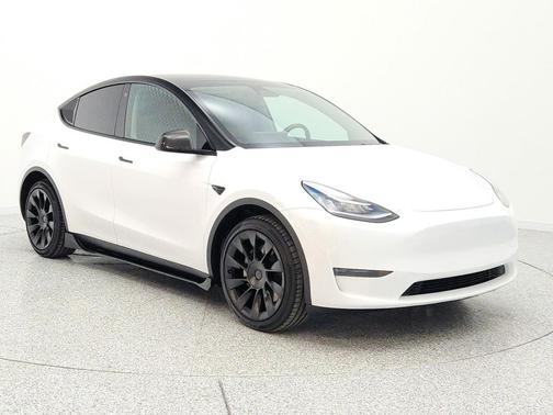 Pearl White Multi-Coat 2023 Tesla Model Y Long Range Dual Motor All-Wheel Drive