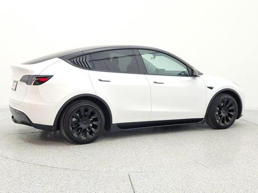 Pearl White Multi-Coat 2023 Tesla Model Y Long Range Dual Motor All-Wheel Drive