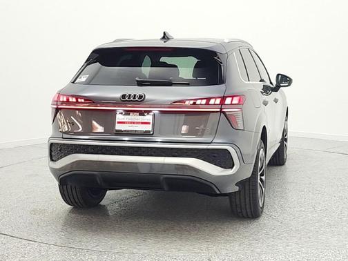 Daytona Gray Pearl Effect 2026 Audi Q3 TFSI quattro S tronic