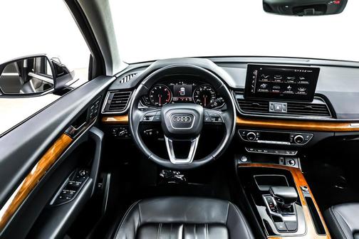 2023 Audi Q5 45 S line Premium