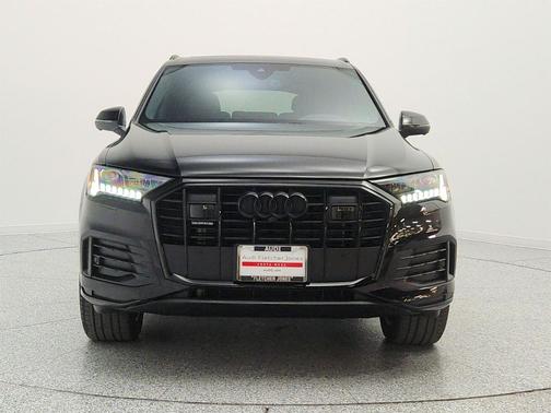 Mythos Black Metallic 2023 Audi Q7 45 Premium Plus