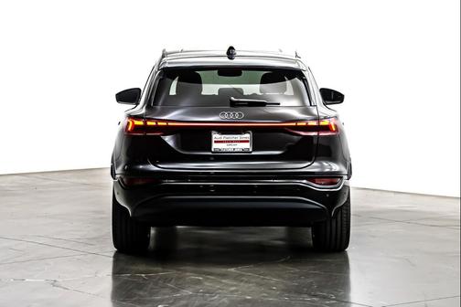 2025 Audi Q6 e-tron Premium Plus