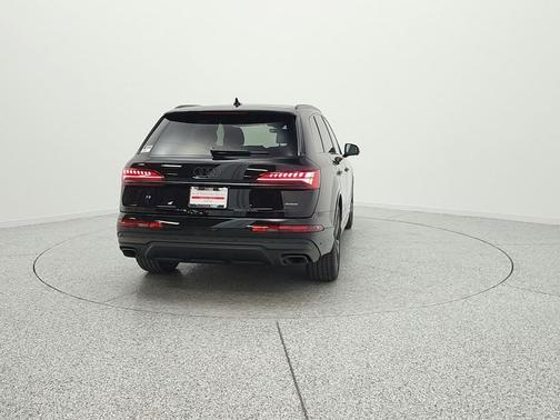 Mythos Black Metallic 2026 Audi Q7 55 Premium Plus