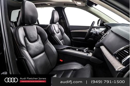 2023 Volvo XC90 Recharge Plug-In Hybrid T8 Ultimate Dark Theme 7-Seater