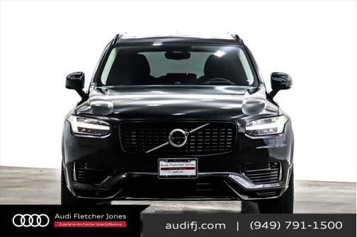 2023 Volvo XC90 Recharge Plug-In Hybrid T8 Ultimate Dark Theme 7-Seater