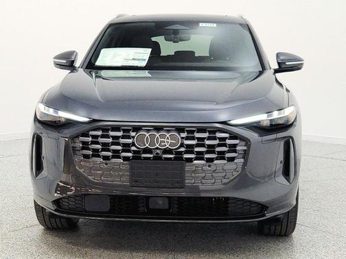 Tambora Gray Metallic 2026 Audi Q5 Premium Plus TFSI quattro S tronic