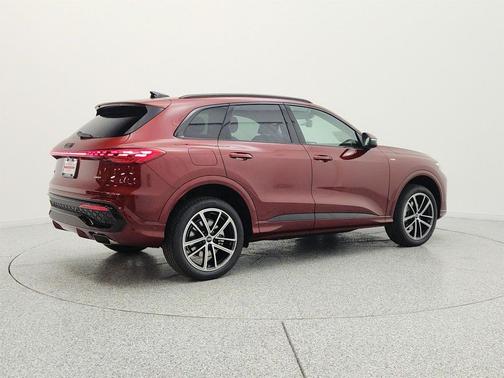 Grenadine Red Metallic 2026 Audi Q5 Premium Plus TFSI quattro S tronic