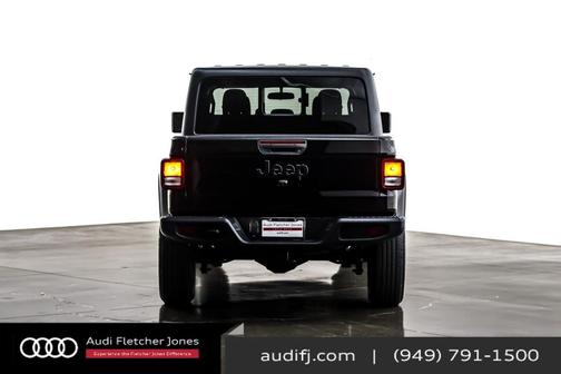 2022 Jeep Gladiator Sport S