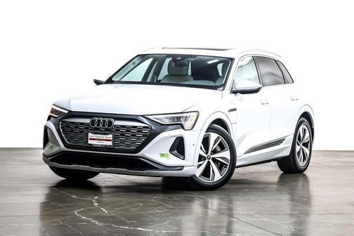 2024 Audi Q8 e-tron Premium Plus