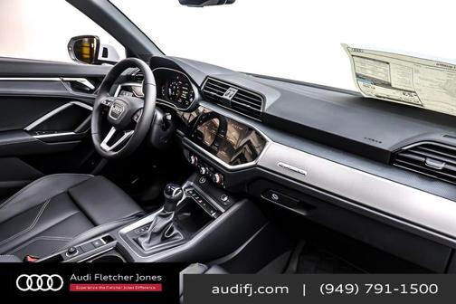 2025 Audi Q3 Premium 45 TFSI S line quattro Tiptronic