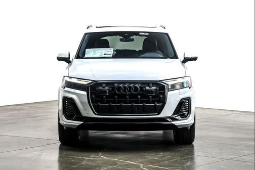2026 Audi Q7 45 Premium Plus