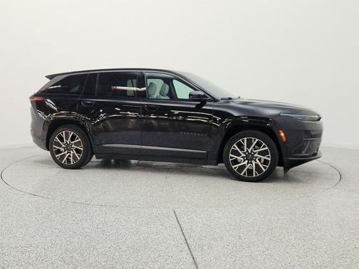 Diamond Black Crystal Pearlcoat 2025 Jeep Wagoneer S Limited