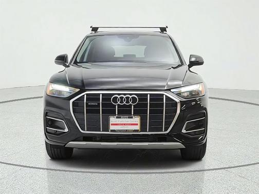 Mythos Black Metallic 2023 Audi Q5 40 Premium