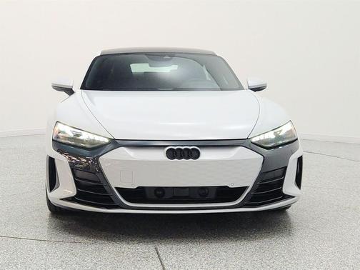 Suzuka Gray Metallic 2023 Audi e-tron GT Premium Plus quattro