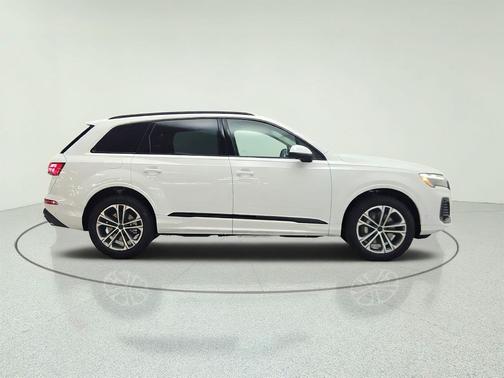Glacier White Metallic 2026 Audi Q7 45 Premium Plus