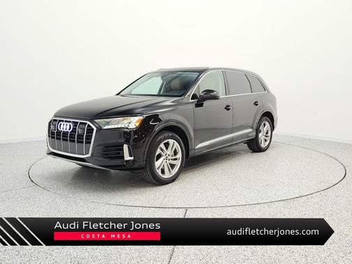 Mythos Black Metallic 2023 Audi Q7 55 Premium