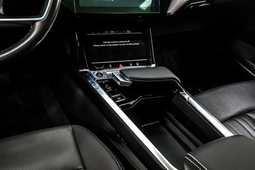 2024 Audi Q8 e-tron Premium Plus