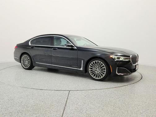 Black Sapphire Metallic 2022 BMW 740 i