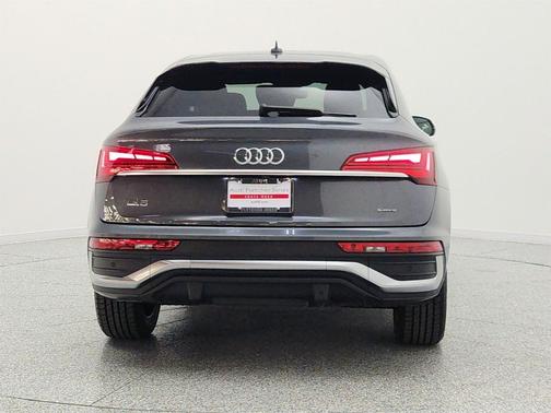 Daytona Gray Pearl Effect 2023 Audi Q5 45 S line Premium Plus
