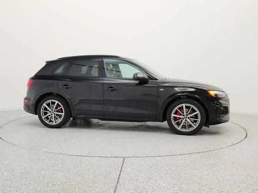Mythos Black Metallic 2024 Audi Q5 55 S line Premium Plus