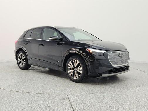 Mythos Black Metallic 2023 Audi Q4 e-tron Premium Plus 40 RWD