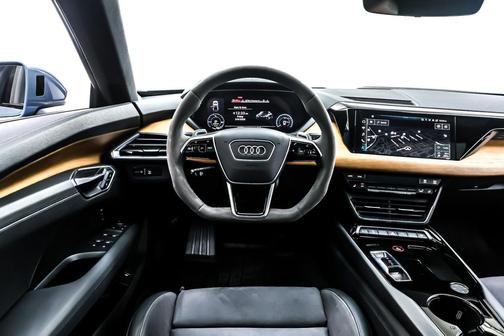 2022 Audi e-tron GT Premium Plus