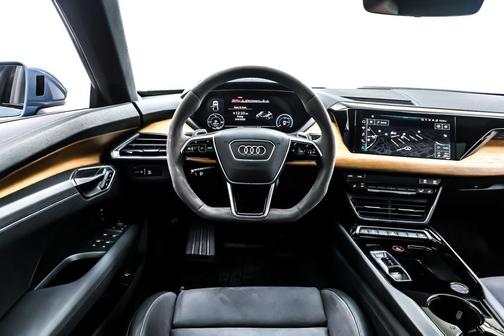 2022 Audi e-tron GT Premium Plus