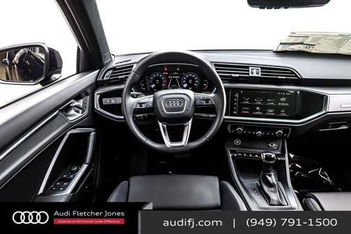 2025 Audi Q3 Premium 45 TFSI S line quattro Tiptronic