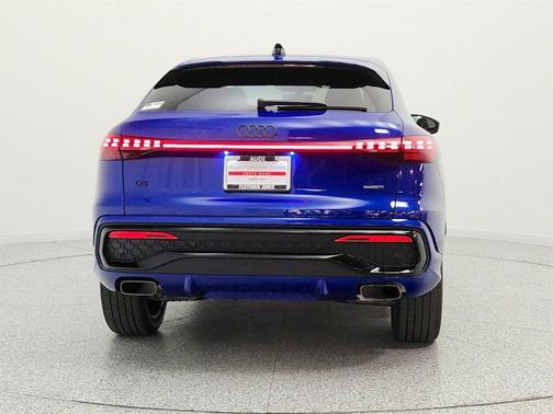Ultra Blue Metallic 2026 Audi Q5 Sportback Premium Plus TFSI quattro S tronic