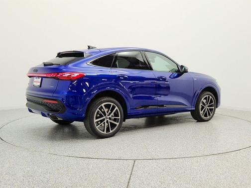 Ultra Blue Metallic 2026 Audi Q5 Sportback Premium Plus TFSI quattro S tronic