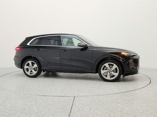 Mythos Black Metallic 2025 Audi Q5 Prestige TFSI quattro S tronic