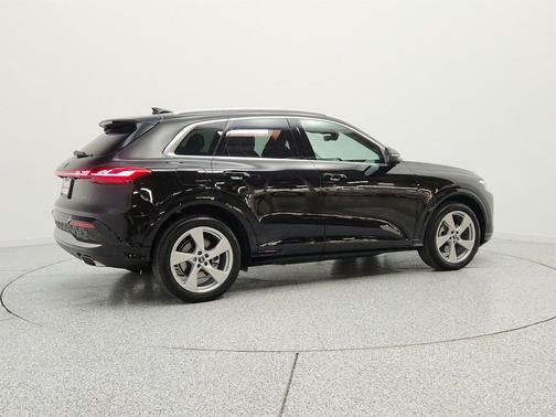 Mythos Black Metallic 2025 Audi Q5 Prestige TFSI quattro S tronic