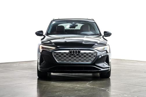 2024 Audi Q8 e-tron Premium Plus