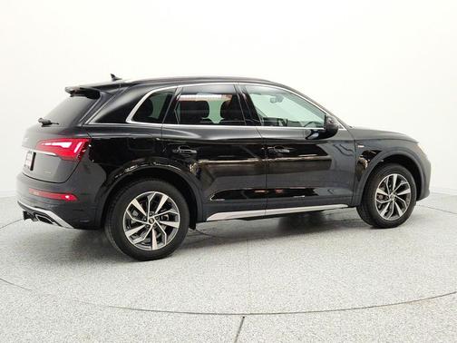 Mythos Black Metallic 2023 Audi Q5 45 S line Prestige