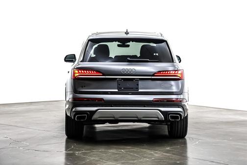 2025 Audi Q7 45 Premium