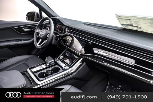 2025 Audi Q7 55 Premium Plus
