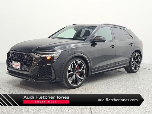 Mythos Black Metallic 2023 Audi RS Q8 4.0T