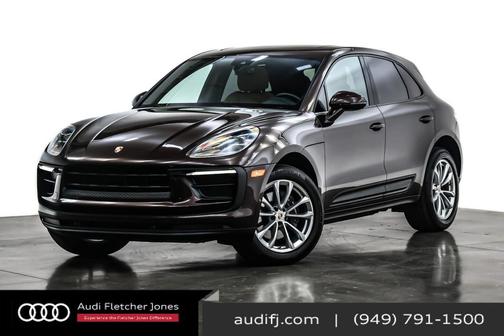 2022 Porsche Macan AWD