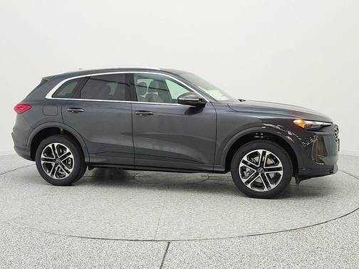 Tambora Gray Metallic 2026 Audi Q5 Premium TFSI quattro S tronic