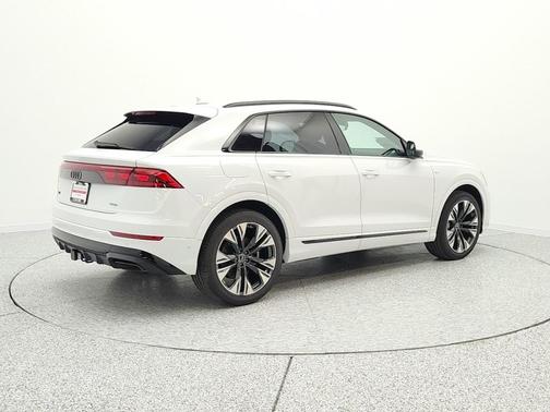 Glacier White Metallic 2026 Audi Q8 55 Prestige