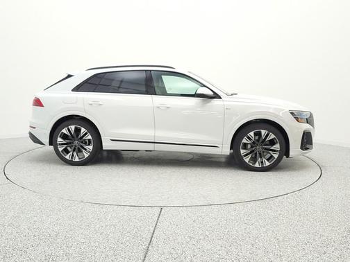 Glacier White Metallic 2026 Audi Q8 55 Prestige