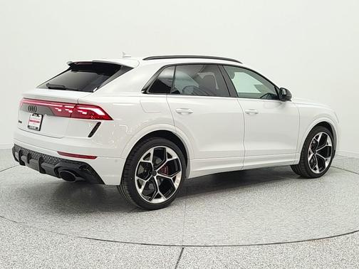 glacier white metallic 2026 Audi RS Q8 4.0T