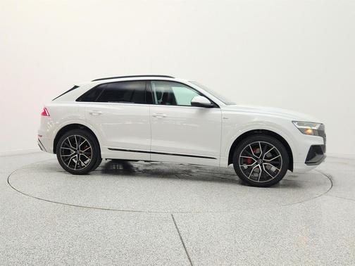 Glacier White Metallic 2022 Audi Q8 55 Premium Plus
