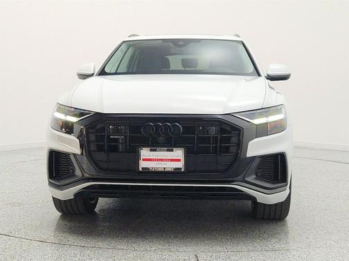 Glacier White Metallic 2022 Audi Q8 55 Premium Plus
