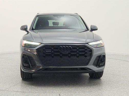 Daytona Gray Pearl Effect 2023 Audi Q5 45 S line Prestige