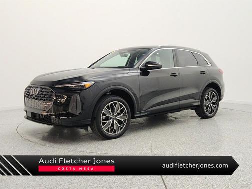 Mythos Black Metallic 2025 Audi Q5 Premium Plus TFSI quattro S tronic