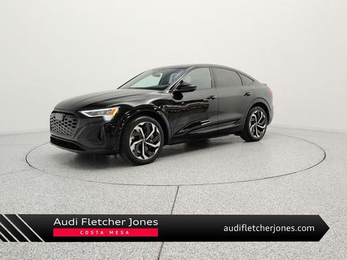 Mythos Black Metallic 2024 Audi Q8 e-tron Premium Plus